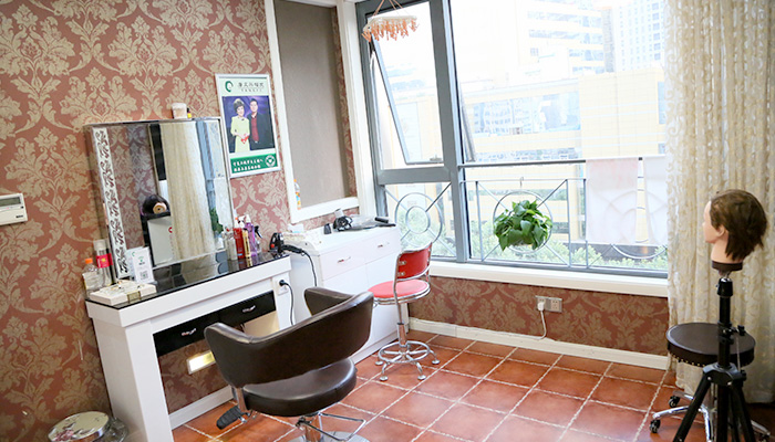 面對(duì)脫發(fā)的危害，南京補(bǔ)發(fā)機(jī)構(gòu)哪家效果最好