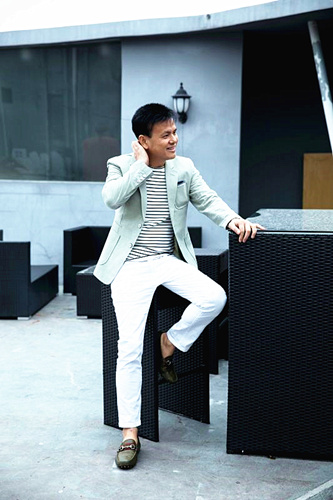 71歲鄭少秋不老男神帥了一輩子！唐風(fēng)采我們這里也有一位！