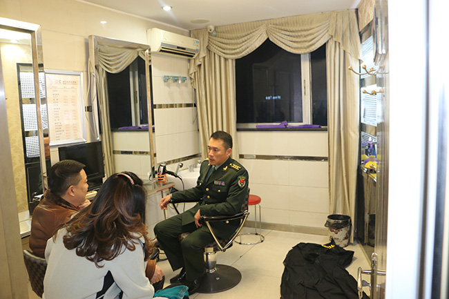 丁海峰新劇《無(wú)效申請(qǐng)》與唐風(fēng)采假發(fā)結(jié)不解之緣