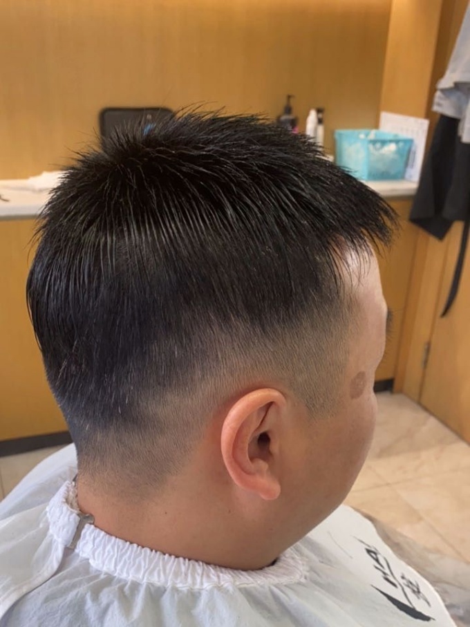 大叔戴假發(fā) \