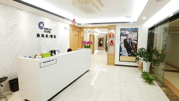 我之前隔壁晚上還打呼嚕很吵 \